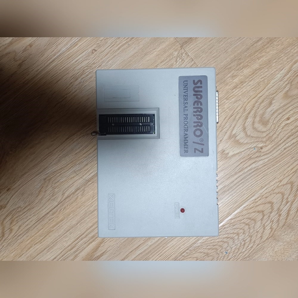 012590 SUPERPROS 希尔特通用编程器几 议价