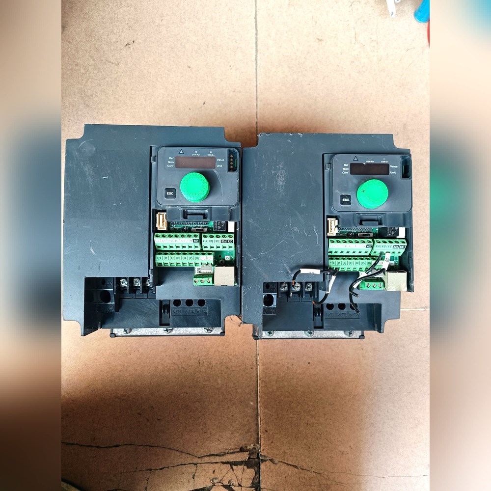 施耐德ATV320U40N4C现货实拍功能包好 议价