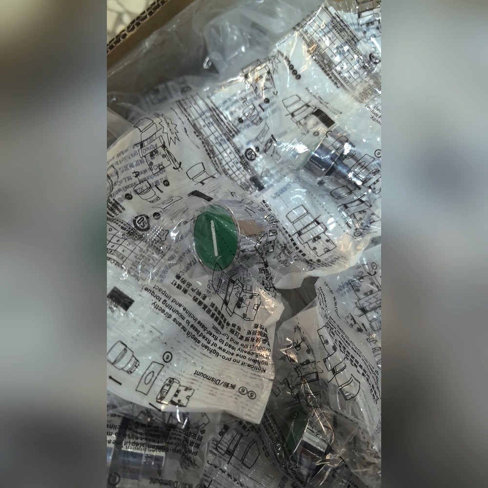 施耐德 XB2BA3311C ZB2BA331C ZB2BZ 议价