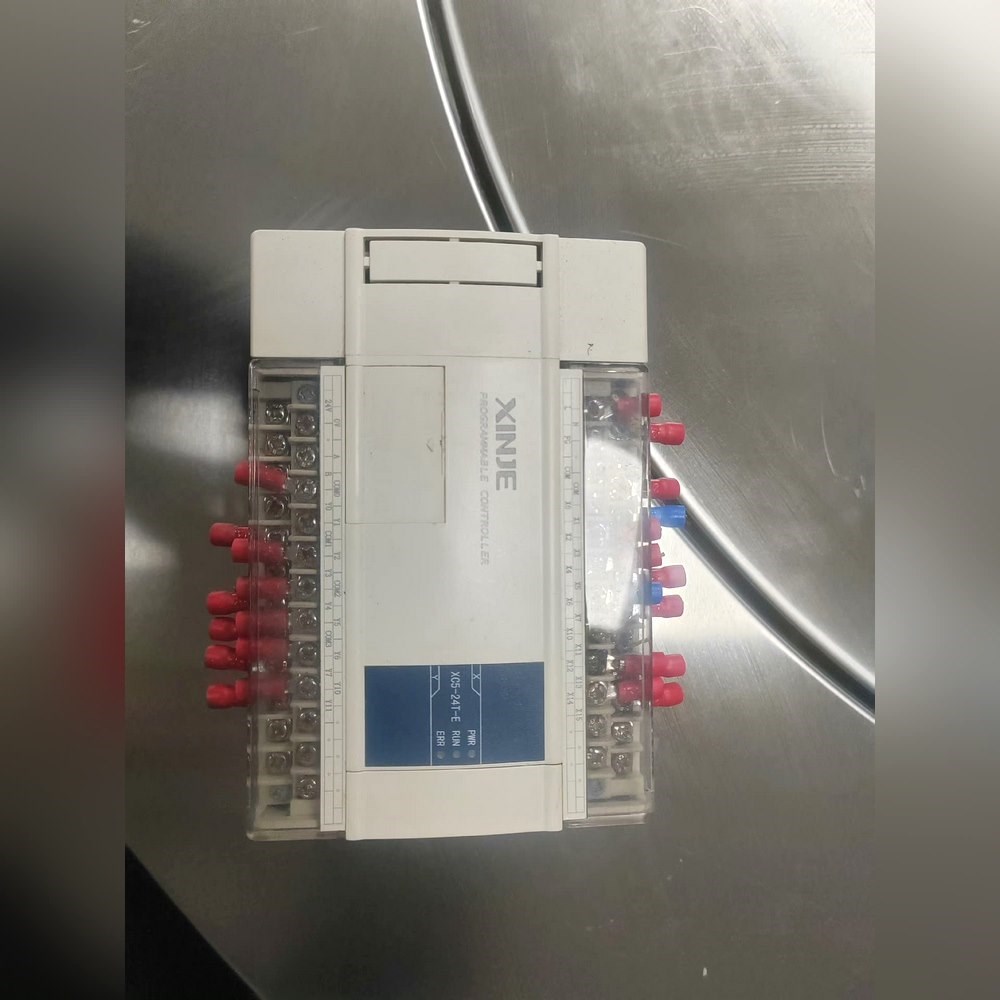 信捷PLCXC5一24T一E成色如图功能包好有轻微 议价