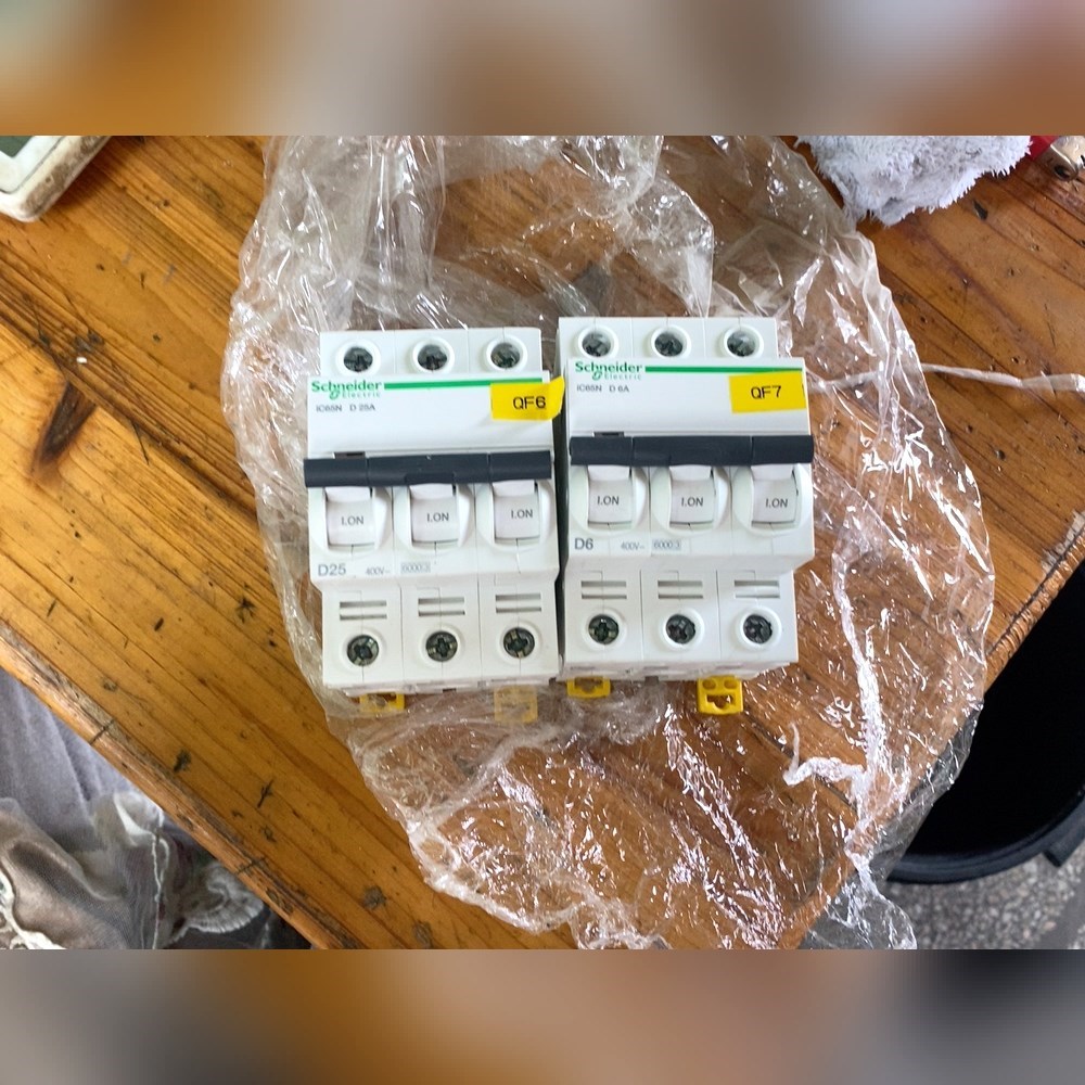 施耐德3p断路器10-63A不同安数不同价格 议价