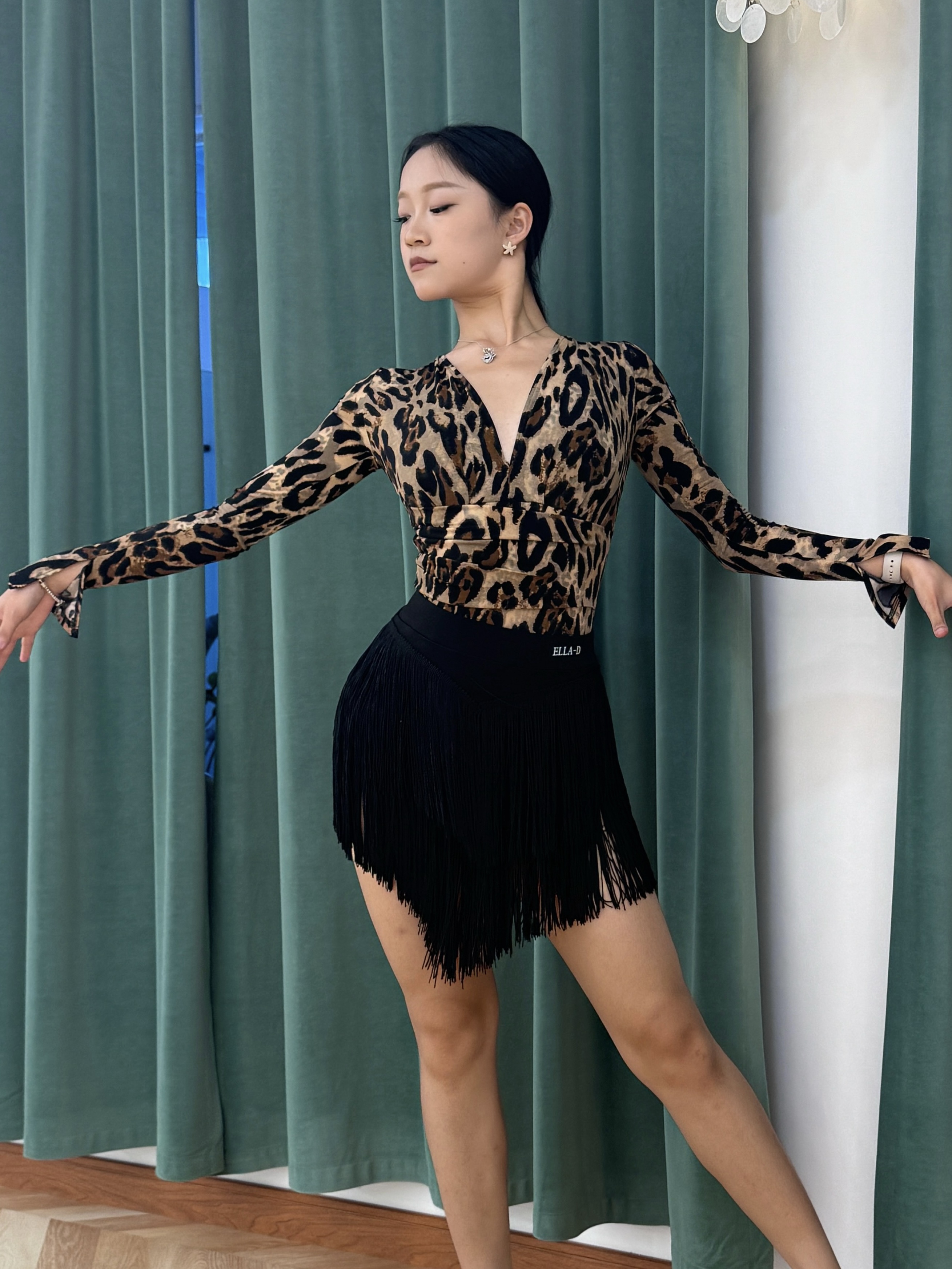 Ella-d拉丁舞服长袖V领上衣棕色豹纹连体衣流苏半身裙练舞表演女