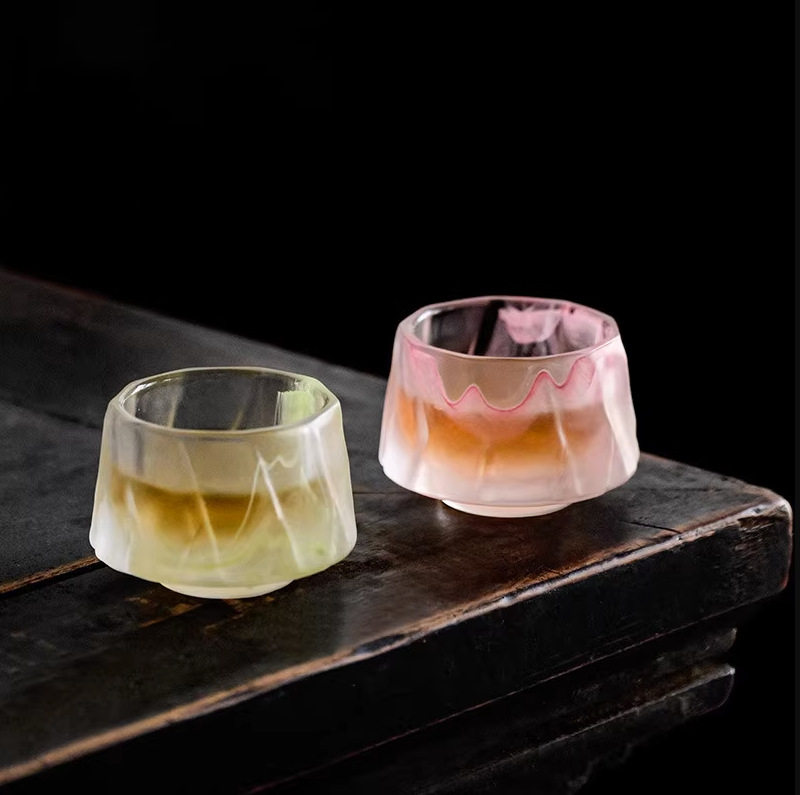 水墨风磨砂琉璃品茗杯