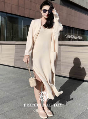 PEACHES ALL DAY胭脂粉Loro小山羊绒一体织开叉吊带裙慵懒开衫春