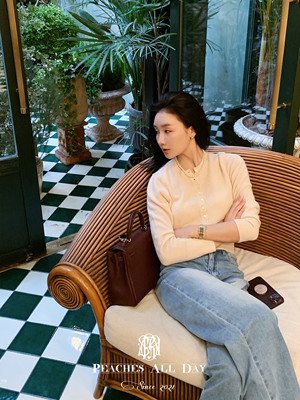 100羊绒系扣莫兰迪针织衫du家