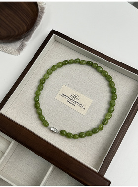 2025新款绿玉髓显白牛油果色串珠元宝扣项链高级感小众锁骨链