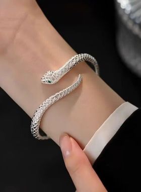 灵蛇手镯女款ins风手环饰品时尚高级感个性开口镯子七夕礼物