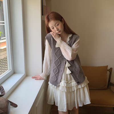 尺尺间Lsland复古v领麻花针织马甲背心女秋冬新款叠穿百搭开衫