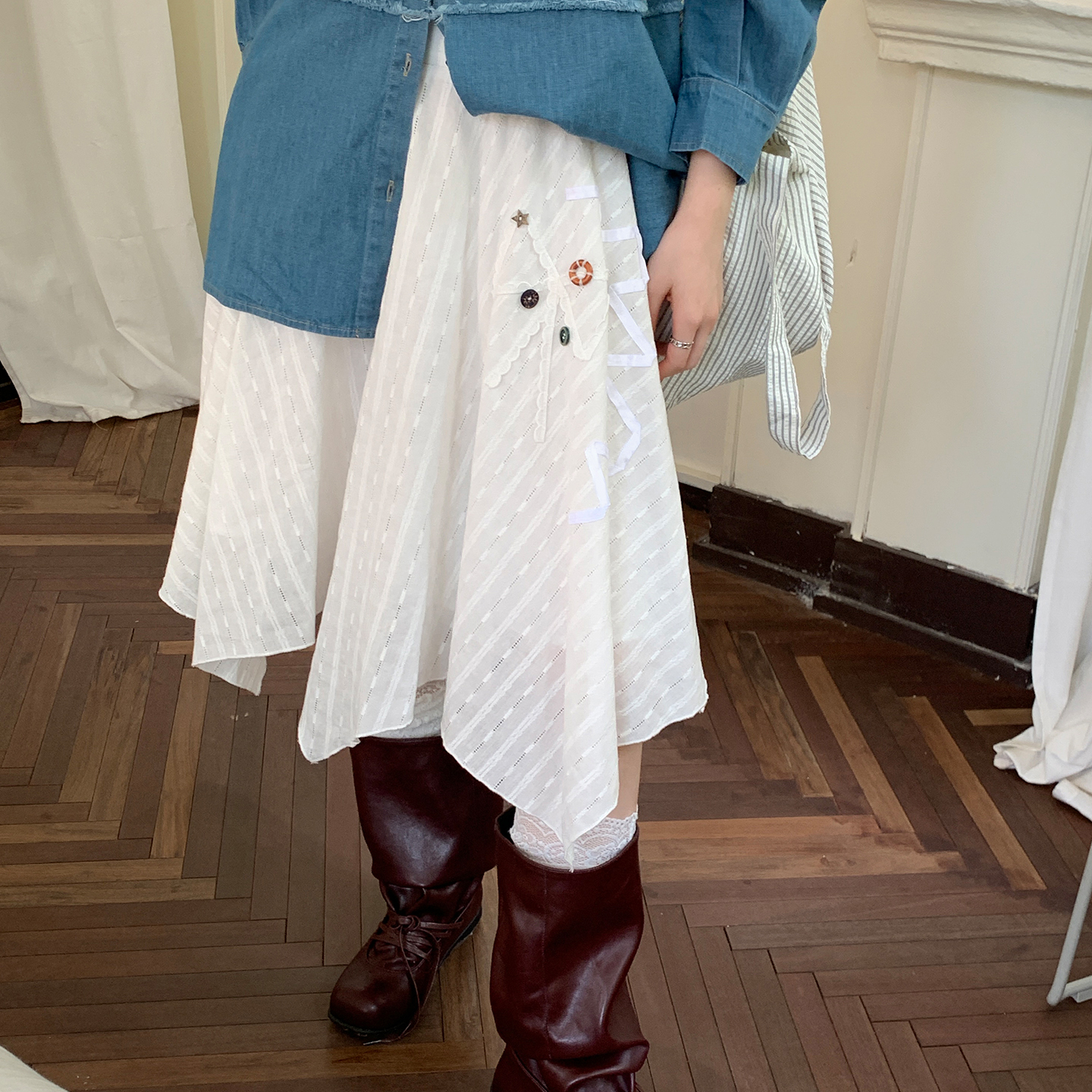 尺尺间Lsland韩系白色不规则设计感半身裙女秋季新款纽扣a字裙子