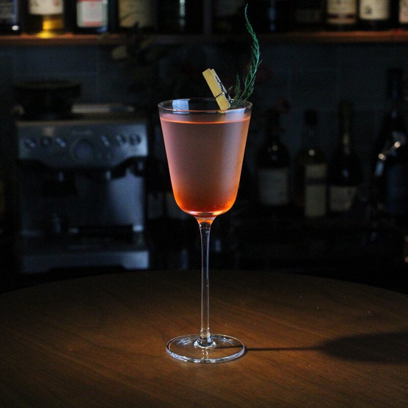 酒吧百科日式锥形马天尼杯鸡尾酒杯无铅水晶玻璃高脚杯马提尼杯