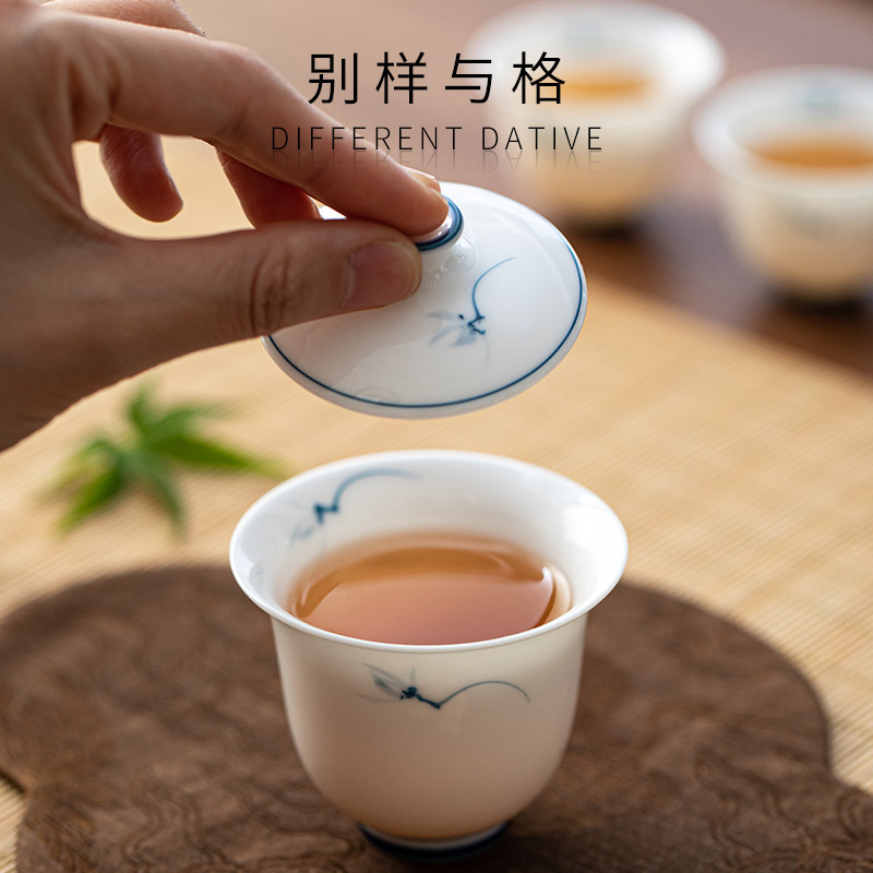 迷你盖碗茶杯白瓷单个高档泡茶茶碗带盖子手绘青花瓷功夫茶具小容