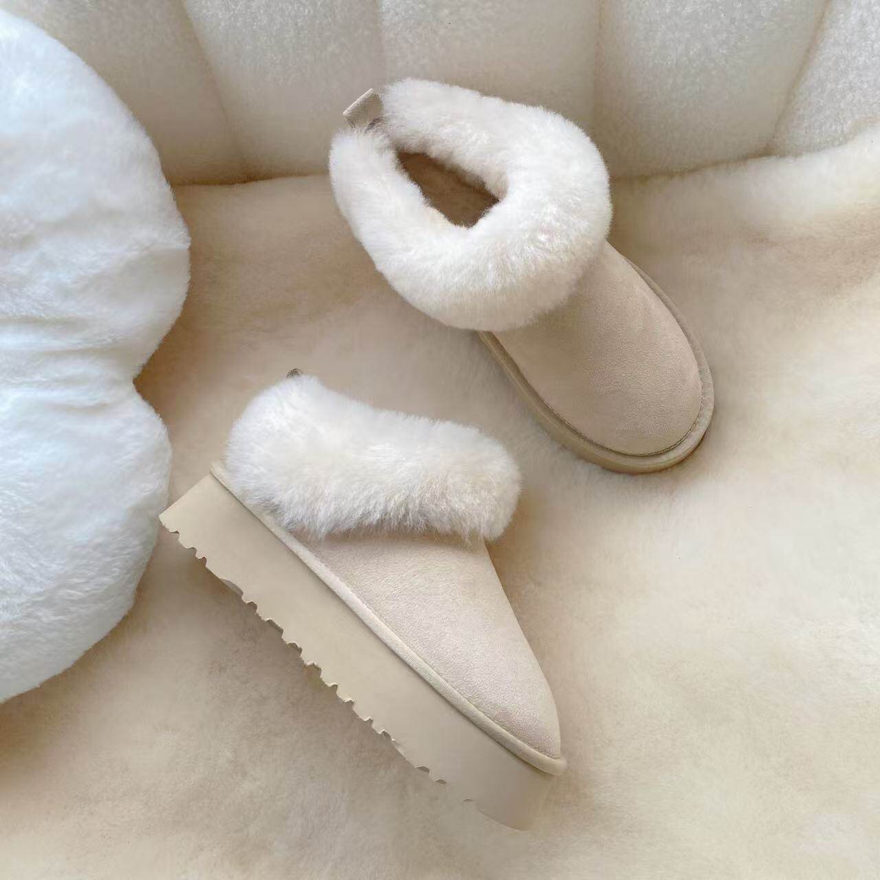 欧洲站毛毛雪地靴女冬季加绒加厚皮毛一体短靴厚底一脚蹬居家拖鞋