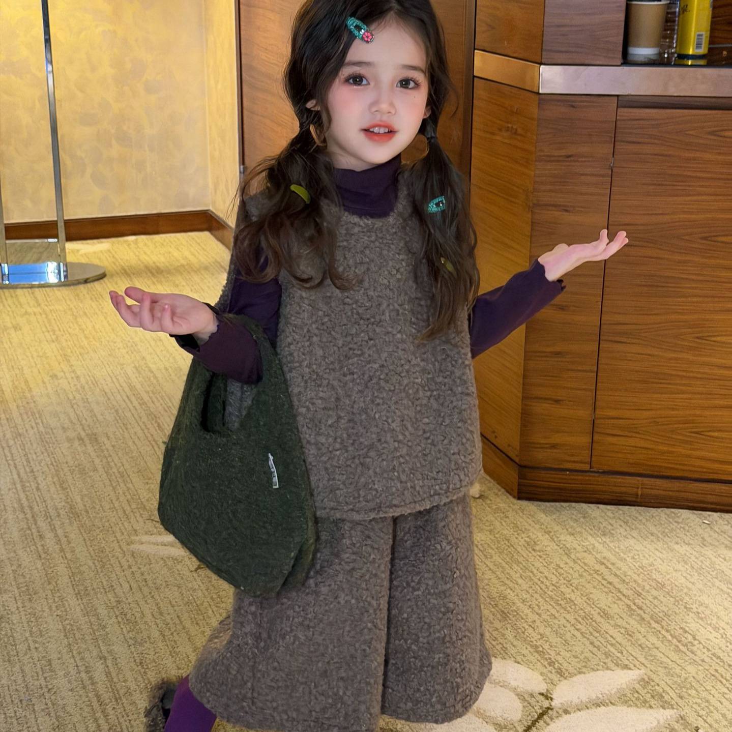 维尼果童装 2026秋冬新款童装 女童时尚洋气呢子套装 马甲+阔腿裤