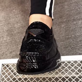 小强广州新款 帅 男鞋 真皮漆皮压花一脚蹬圆头厚底时尚 潮流休闲时尚