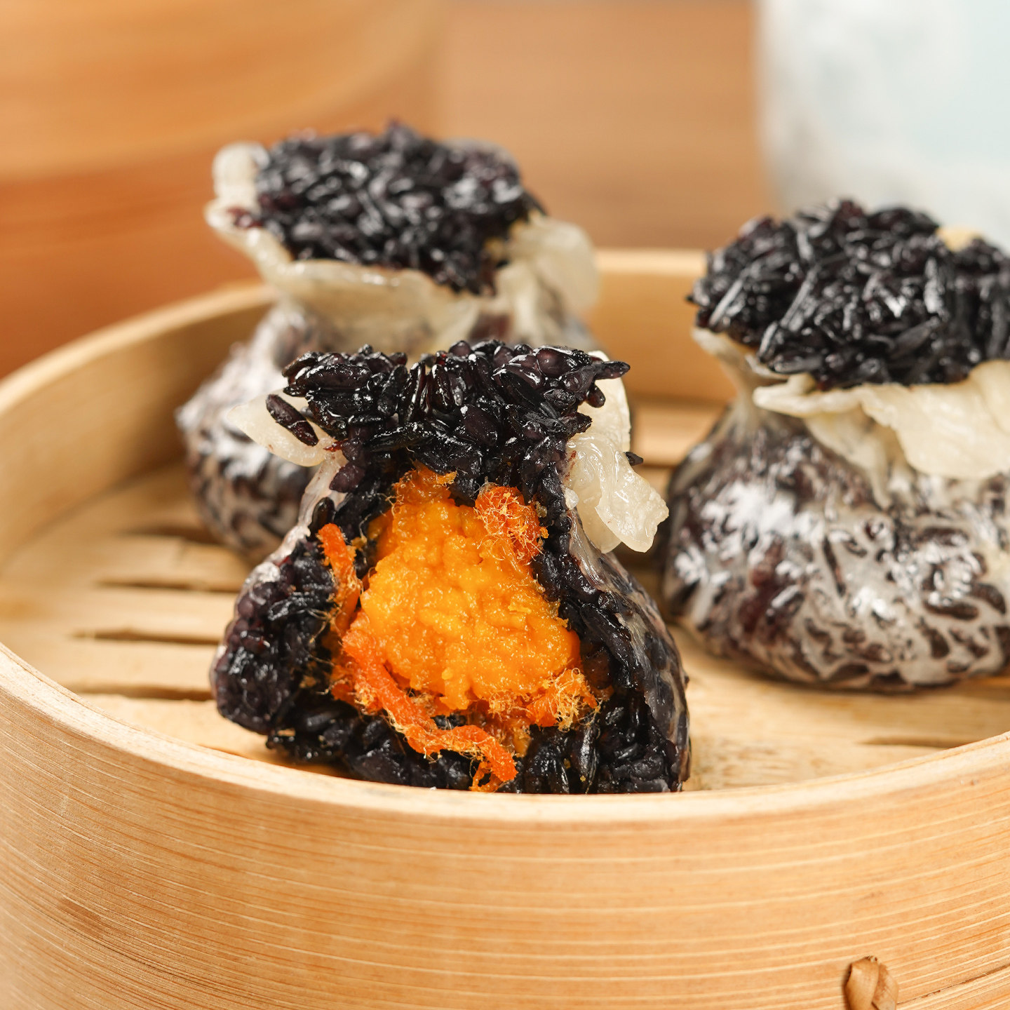 粮觅蛋黄肉松乌米烧麦甜味早餐半成品糯米烧卖儿童面点速冻加热,粮油调味/速食/干货/烘焙,烧麦/烧卖,淘宝优惠券,粉丝福利购,淘宝优惠卷