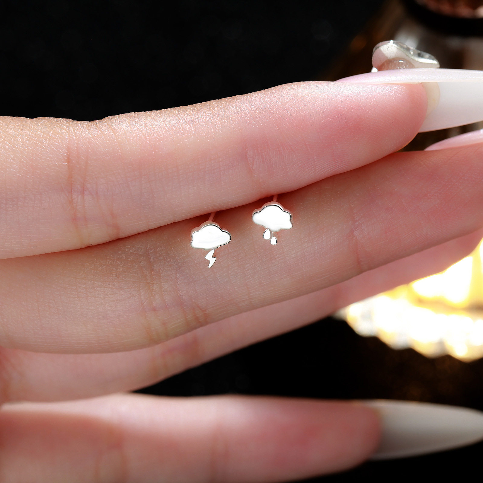 S999足银耳钉女简约天气心晴趣味