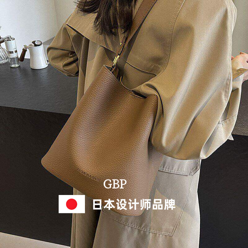 日本【设计师】IT. BAG 复古软面小包包单肩腋下包通勤斜挎水桶包