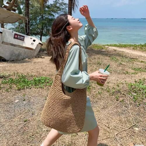 Mad Cortes日本单肩斜挎草包女夏帆布袋海边度假沙滩编织包草编包