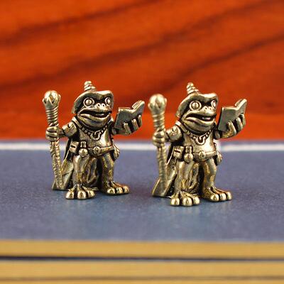 黄铜青蛙法师手拿魔法书桌面摆件摆设趣味青蛙魔法师黄铜摆件装饰