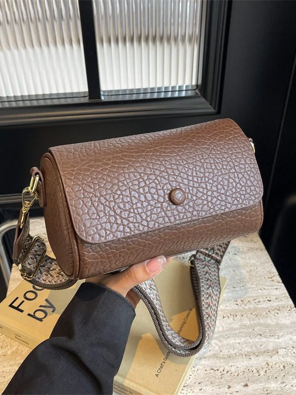 今年流行泡泡纹女包2024新款质感女士单肩斜挎包春夏宽肩带圆筒包,箱包皮具/热销女包/男包,单肩包,淘宝优惠券,粉丝福利购,淘宝优惠卷