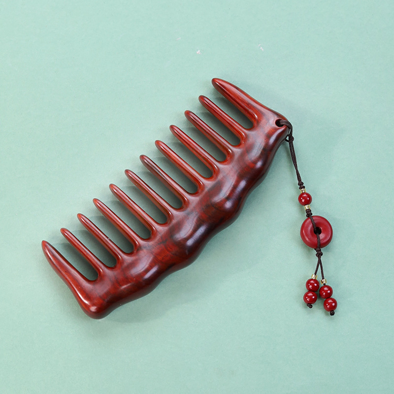 缎光紫檀木带孔带吊坠宽齿梳子