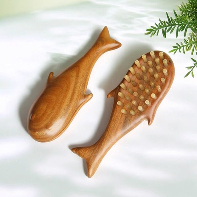 绿檀木羊角按摩梳女士专用