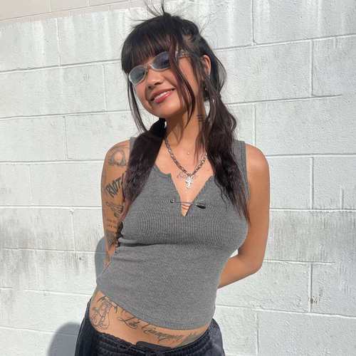 2024108欧美女装夏季新款纯色无袖纯色背心露脐上衣women clothes