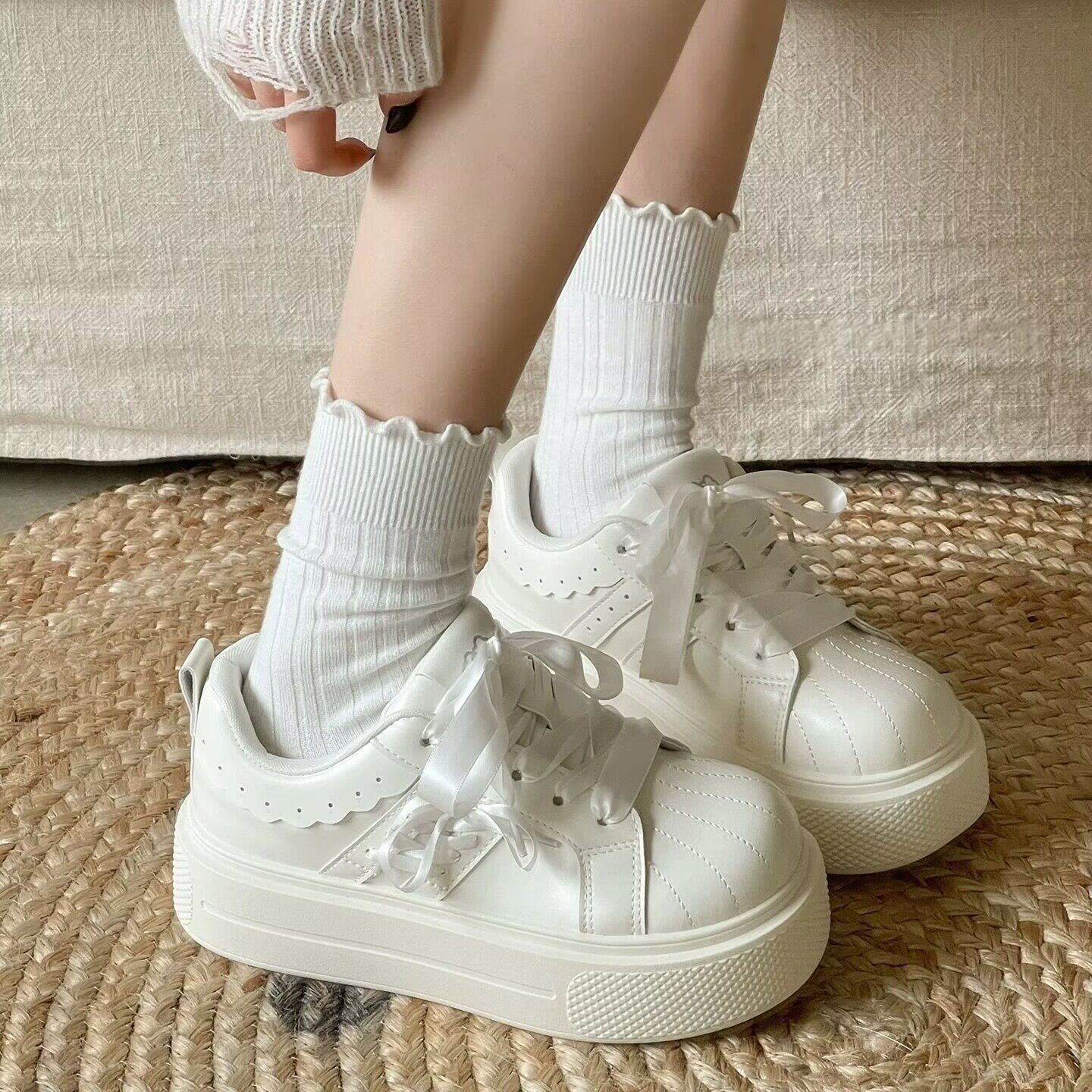 春季韩系小众厚底小白鞋子女