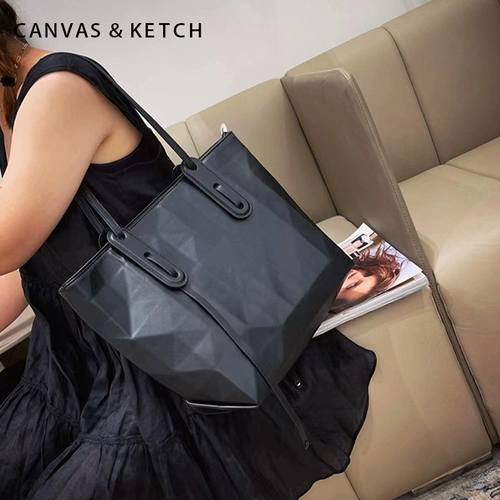 Универсальная вместительная и большая сумка на одно плечо, коллекция 2023