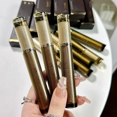 美媞秀玫瑰精油琉彩唇釉轻薄不黏腻质地触唇出彩轻盈显色服帖持妆
