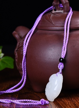 天然和田玉吉祥寿桃吊坠女款时尚高级玉佩饰品男款礼物平安吉祥