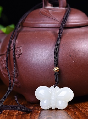 和田玉小蝴蝶吊坠女款挂件精致