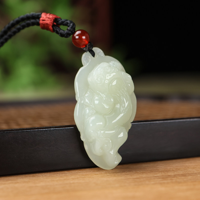 天然和田玉树叶貔貅吊坠男女生项链招财纳福时尚玉石配饰挂件饰品