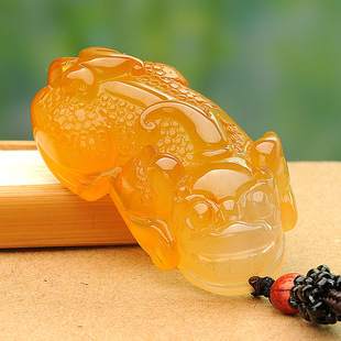 天然冰种黄玉髓招财貔貅挂件吊坠男士项链百搭大气玉佩女生配饰