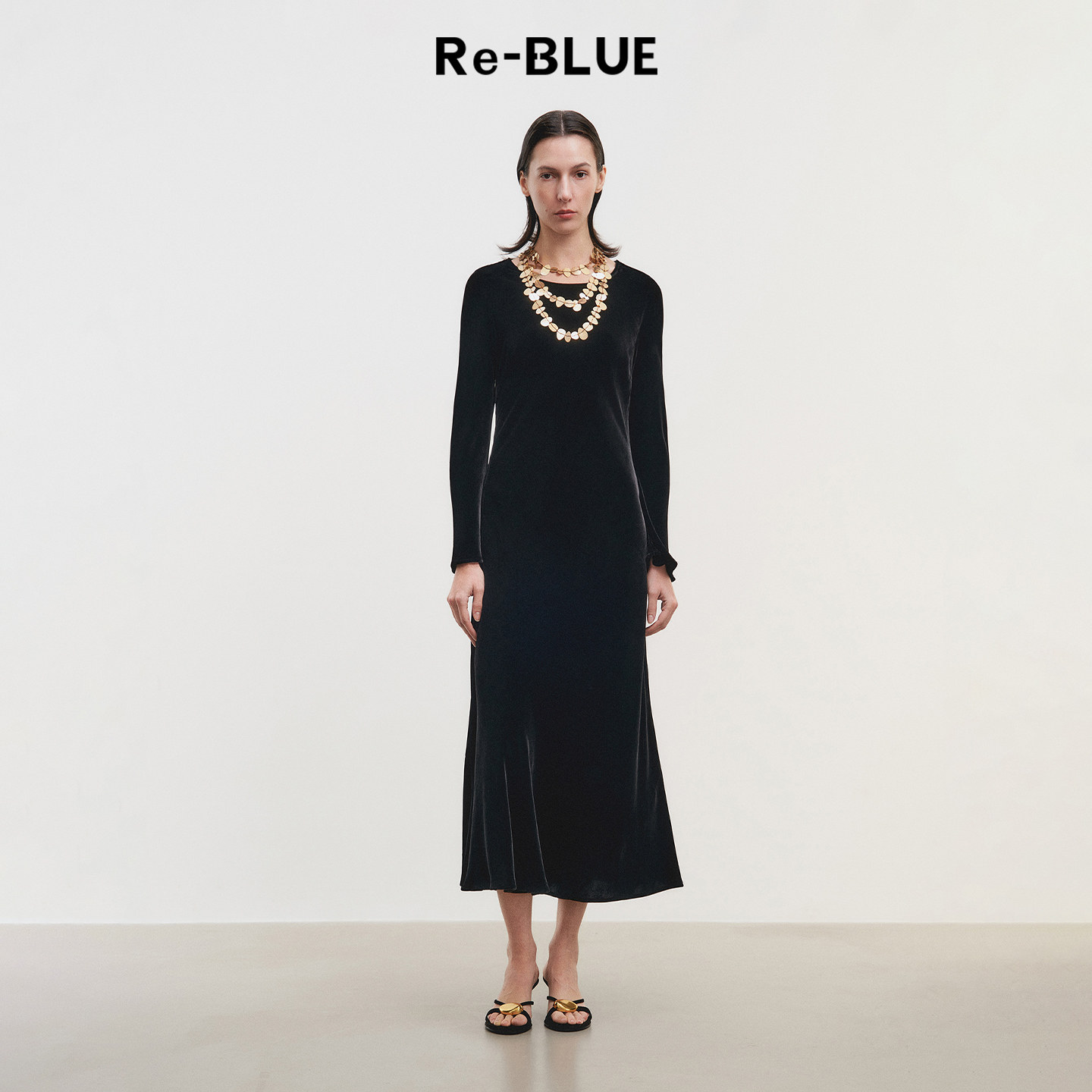 Re-BLUE高级设计感丝绒连衣裙图片