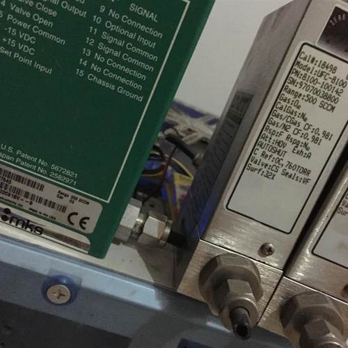 MKS MASS-FLO 200 O2 SCCM M100B22CS18V 流量计