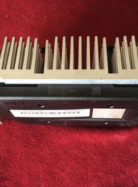 奔三 P3 1.0GHz/133外频 1000/256/133/1.7V  SLOT1 CPU SL4BS