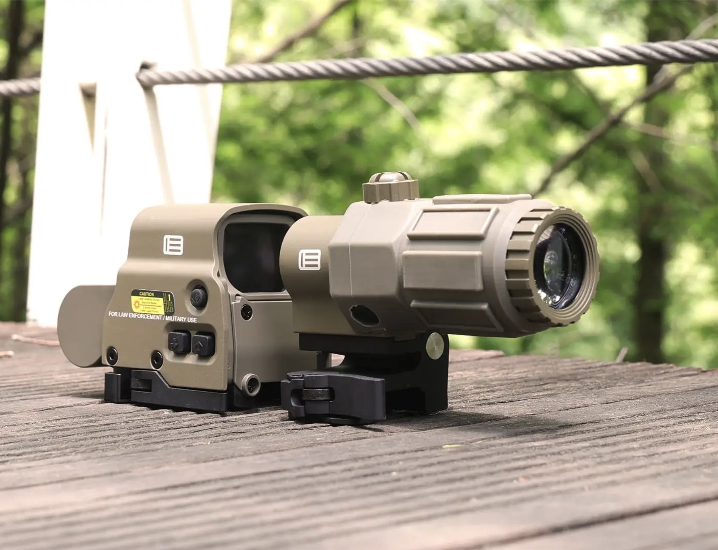 Swamp deer 558 holographic red dot G33 rollover multiplier pineapple sight set set quasi-scope model slingshot toy