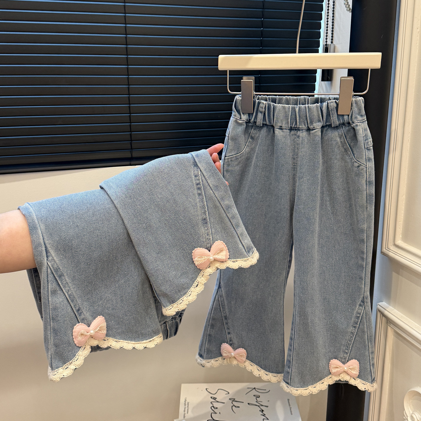 新款春季女童牛仔裤立体蝴蝶结微喇裤女宝宝新潮洋气牛仔裤童装,童装/婴儿装/亲子装,裤子,淘宝优惠券,粉丝福利购,淘宝优惠卷