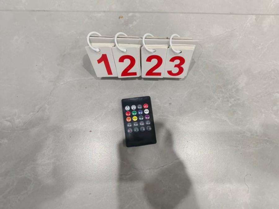 11月20日嘉兴公安局华为手机、vivo手机、灯光遥控器、耳麦共4件网络拍卖公告