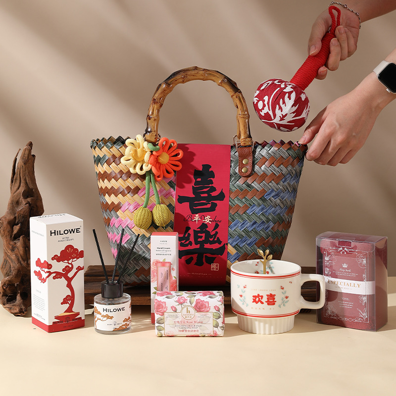 结婚伴手礼套装实用婚庆回礼送伴娘宾客创意新婚藤编篮小礼品