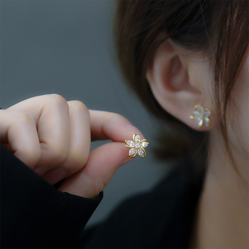 伊灿锆石纯银耳钉女小众设计感