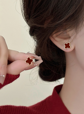 韩国红色4叶草耳钉纯银小众设计高级百搭耳饰2025年新款小巧耳环