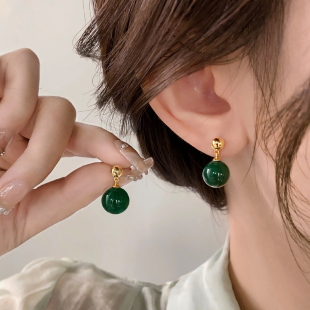 韩国绿翡翠耳钉女纯银小众设计高级感耳环2025年新款爆款小巧耳饰