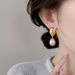 香槟金色水滴珍珠耳钉女2026年新款爆款高级感纯银针耳环轻奢耳饰