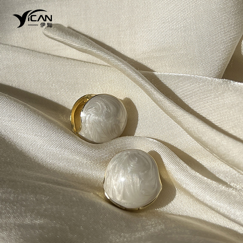 乳白珐琅圆球耳扣轻奢小众设计高级感耳环2025年新款潮复古耳饰女,饰品/流行首饰/时尚饰品新,耳环,淘宝优惠券,粉丝福利购,淘宝优惠卷