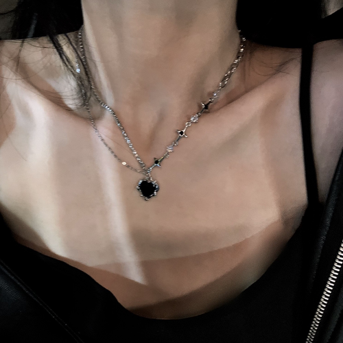 伊灿甜酷黑色爱心辣妹项链女