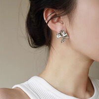 独特褶皱金属耳钉女S925纯银针小众设计感百搭耳环2026年新款耳饰