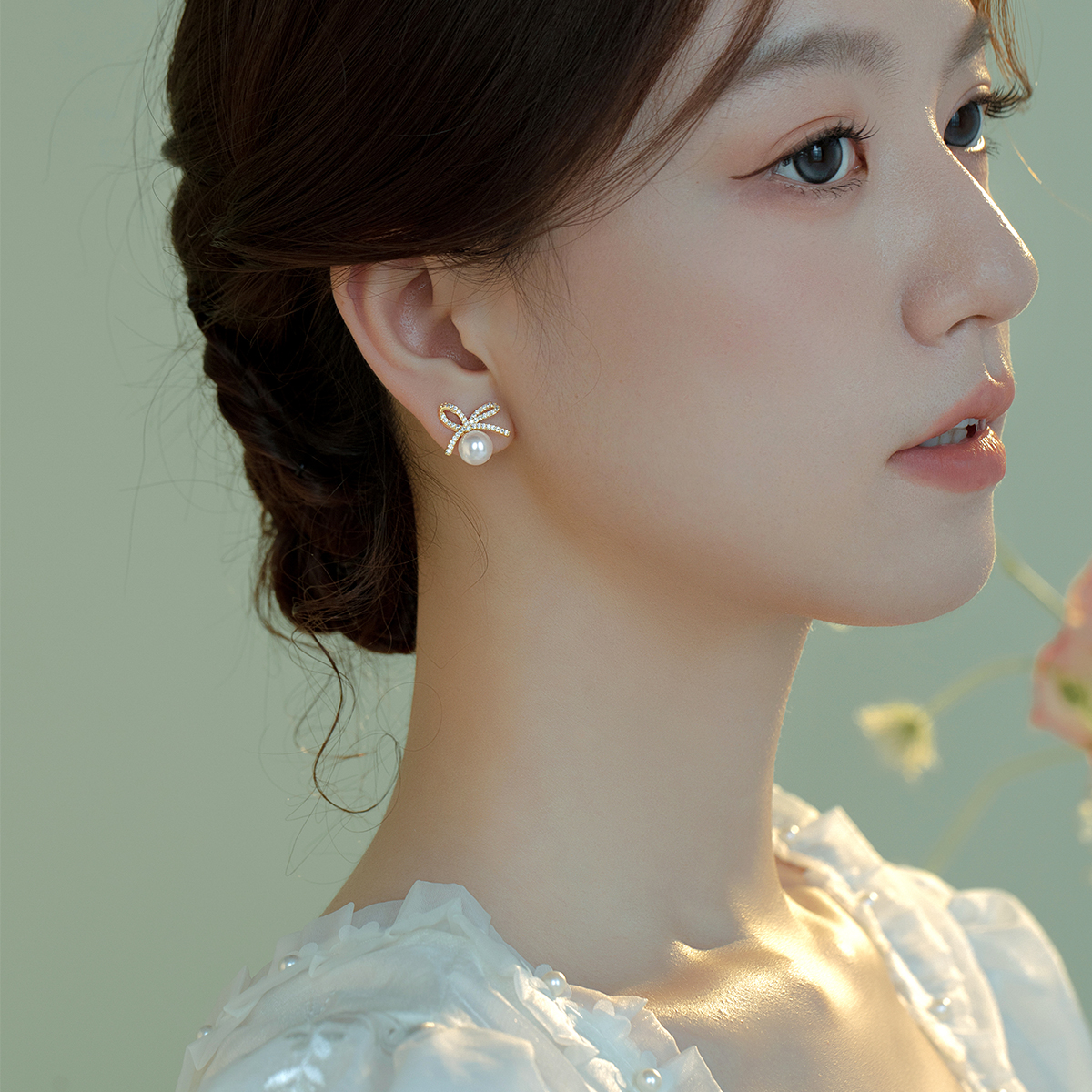 轻奢闪钻蝴蝶结珍珠耳环女2025年新款爆款耳饰设计感高级纯银耳钉