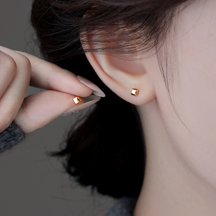 S999纯银针精致玫瑰金耳钉2025新款爆款小巧养耳洞耳饰高级感耳环